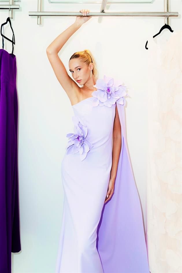 Frattina presenta Frascara, marca de alta moda femenina que ofrece vestidos elegantes, ajustados y perfectos para cada ocasión especial.