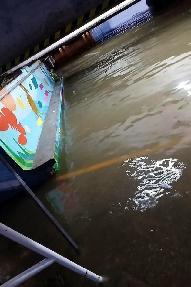 Las lluvias en Tampico durante los últimos días han sido de hasta 135 milímetros de agua, lo que ha causado encharcamientos en las partes bajas.