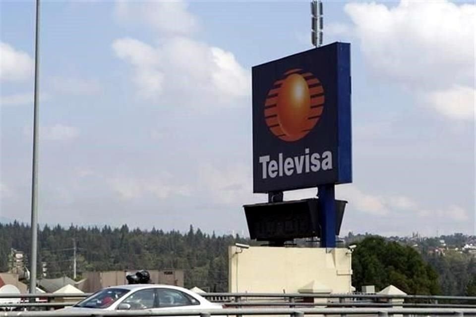 Televisa obtuvo un crédito por 10 mil millones de pesos por parte de un sindicato de bancos no especificado.