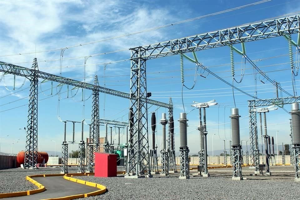 Gobierno impidió por ahora que SCJN conceda primeros amparos contra reforma de 2021 a Ley de Industria Eléctrica que favorece a CFE.