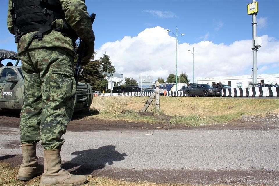 AMLO admitió contubernio de militares con delincuentes en caso Ayotzinapa.