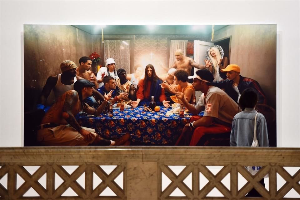 Fue en 2006, durante una estancia en Roma, cuando LaChapelle visitó los frescos sixtinos que le servirían de inspiración e impulso para esta retrospectiva.