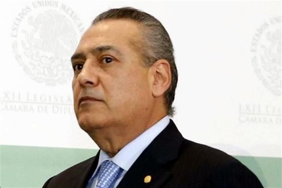 El Presidente acusó que Alonso Ancira le pagó viáticos a Manlio Fabio Beltrones.