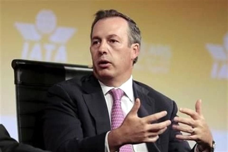 Andrés Conesa, director de Aeroméxico, reconoció haber enviado una carta a trabajadores de la aerolínea en la que les pide no votar con enojo.