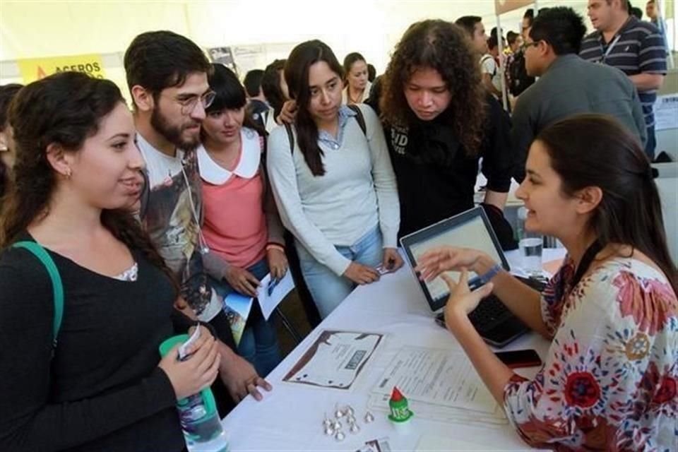 En Jalisco hay 18 mil 131 vacantes disponibles para jóvenes becarios.