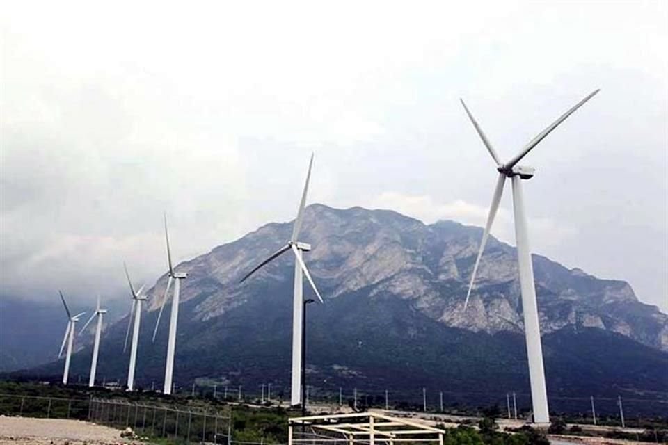 Cofece estimó que para 2024, al menos 35% de la generación eléctrica deberá hacerse mediante fuentes limpias.