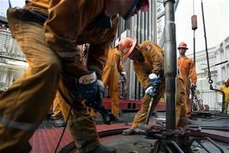 Con el programa se aseguran los ingresos petroleros ante reducciones en el precio de la mezcla mexicana de exportación, dijo Hacienda.