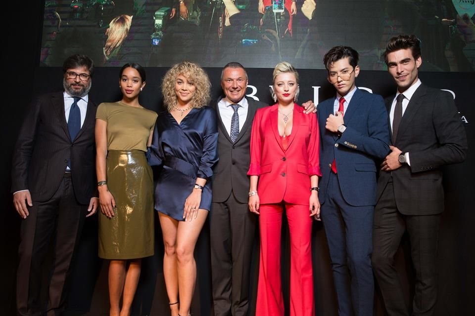 En el evento se presentaron a varios embajadores de la marca como Jon Kortajarena, Kris Wu, Jasmine Sanders, Laura Harrier y Caroline Vreeland.