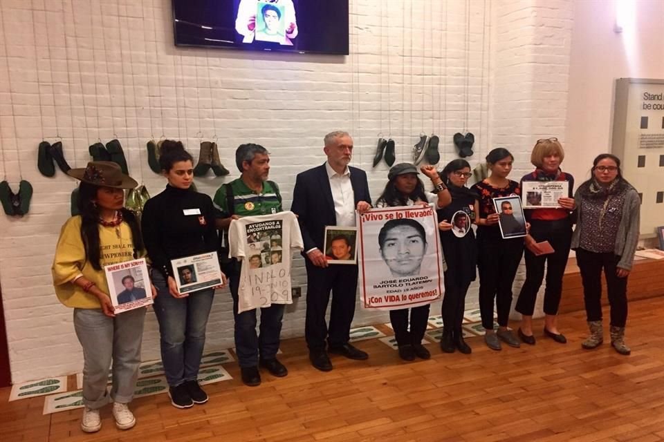 La muestra de Alfredo López Casanova en Londres se exhibe en las oficinas de la organización Amnistía Internacional.