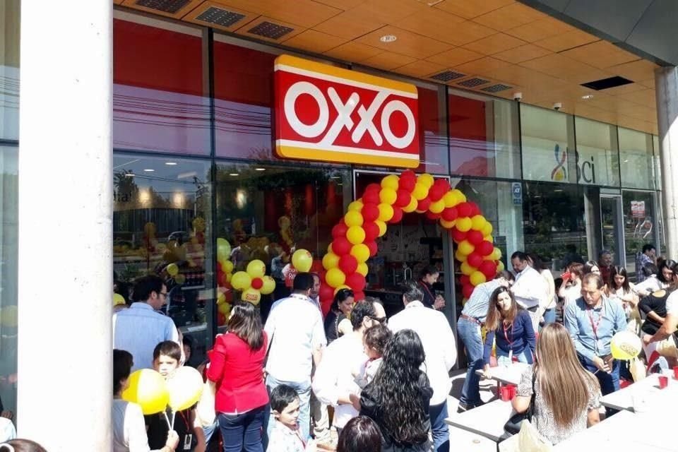 Cosan planea abrir 500 tiendas Oxxo y Select en los próximos tres años en Brasil.