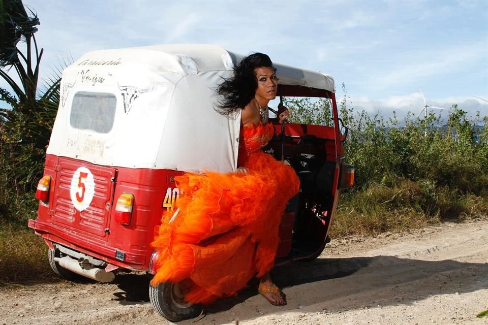 Los 'panzudos' de Nelson Morales permanecerán en el FOAM de Ámsterdam hasta el 17 de mayo.