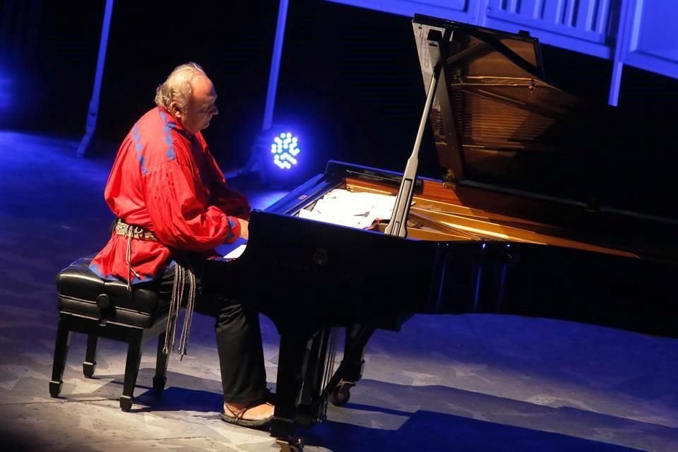 Romayne Wheeler, 'El pianista de la Sierra Tarahumara', ofreció este lunes una charla y un concierto en el Auditorio Luis Elizondo del Tec de Monterrey.