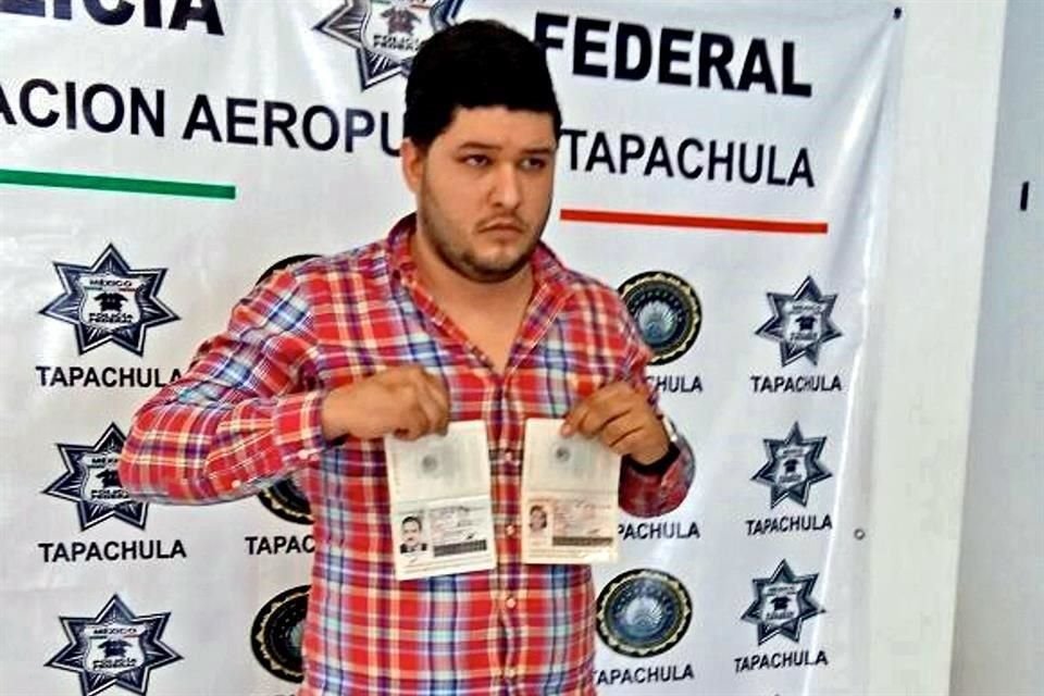 En noviembre de 2016, las autoridades federales decomisaron en Tapachula dos pasaportes con nombres falsos y las fotografías de Javier Duarte y Karime Macías.