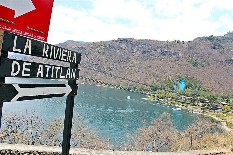 La localidad de Atitlán, en Guatemala, tiene una población que ronda los 20 mil habitantes de acuerdo con autoridades locales.