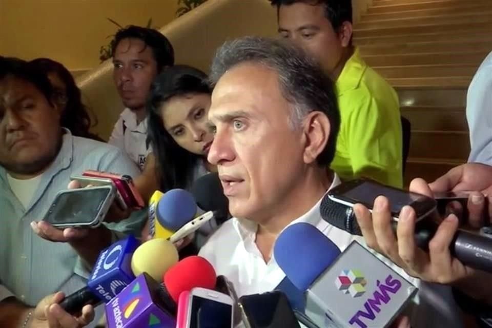 Tras denuncias de colectivos por el abandono de presuntas fosas clandestinas en Sayula de Alemán y Tihuatlán, Yunes determinó que autoridades laboran por ahora en dos fosas.