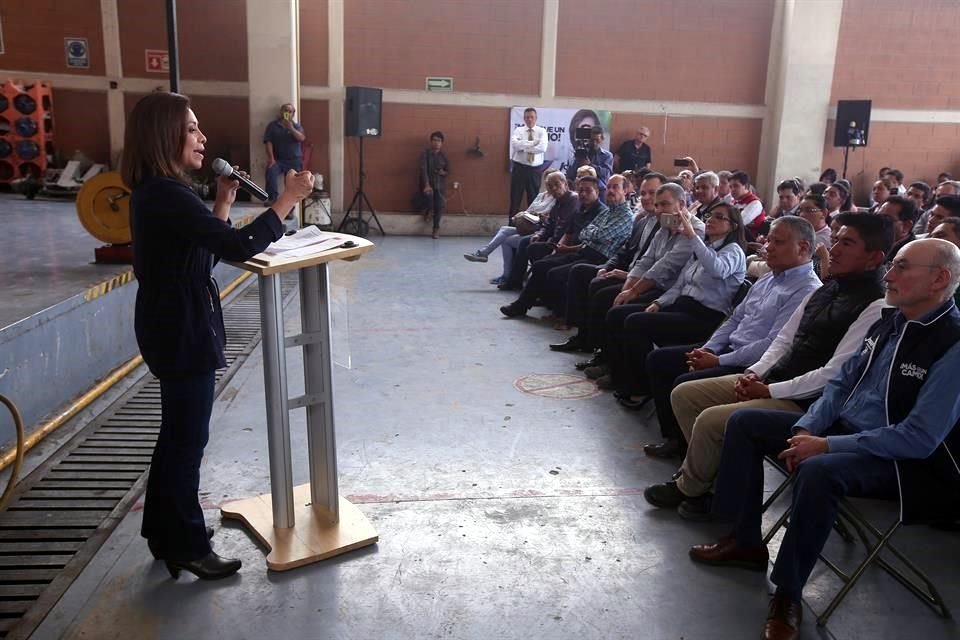 La aspirante del PAN a gobernar el Estado de México, Josefina Vázquez Mota, cuestionó los descuentos a empleados que realizó Delfina Gómez como Alcaldesa de Texcoco.