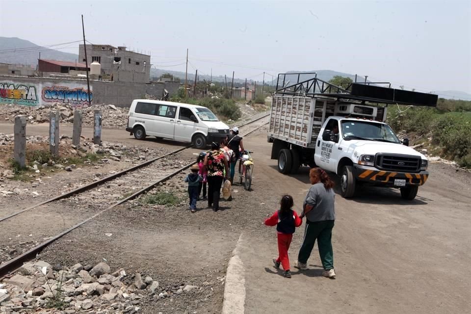 A pesar de los apoyos que se asignaron a Valle de Chalco, hoy en día el municipio vive en el atraso. Las calles sin pavimentar y falta de servicios son evidentes.