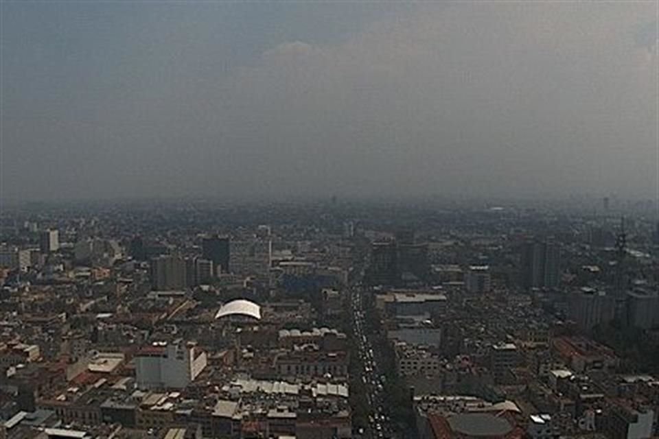 La contingencia ambiental que comenzó el lunes por la tarde continúa la tarde de este viernes.