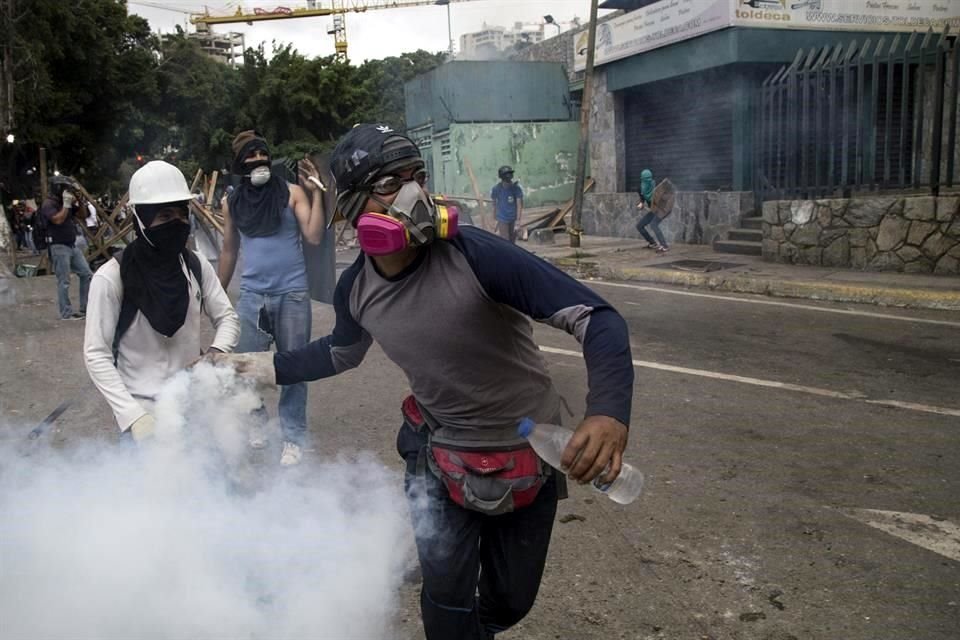 Funcionarios de la Guardia Nacional Bolivariana llegaron a restablecer el orden público.