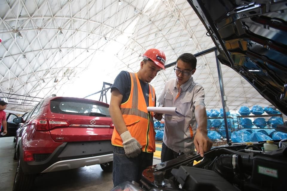 La marca china BAIC inició el ensamble de camionetas X25 y del automóvil D20 en sus versiones sedán y hatchback de cinco puertas en Rinconada, Veracruz.  