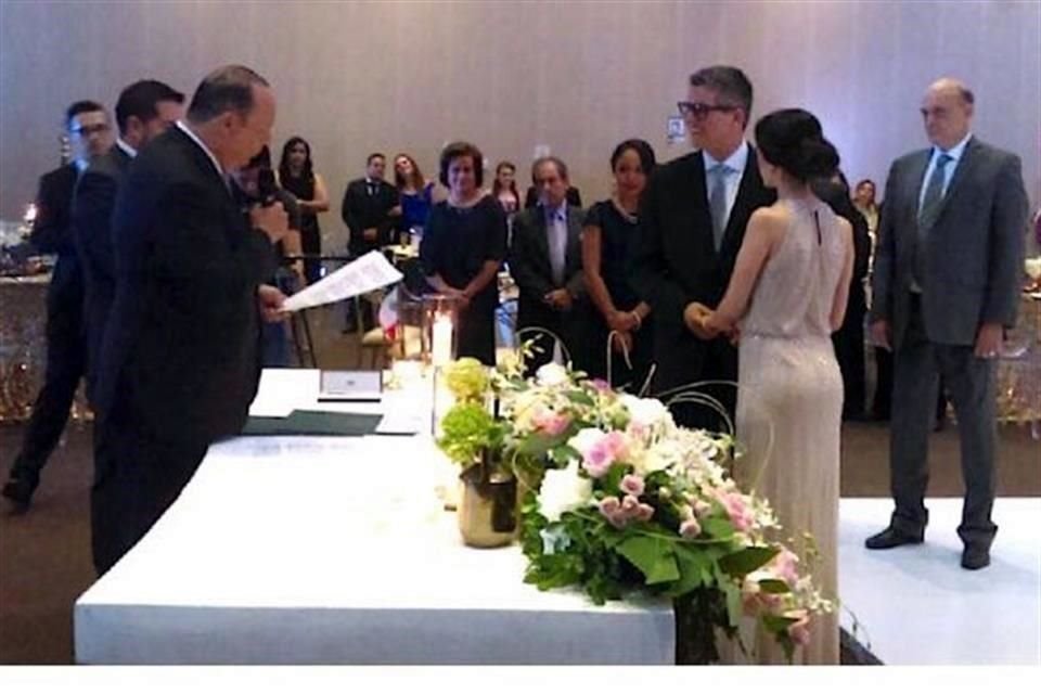 El actual secretario de Vinculación con la Sociedad Civil del PRI fue casado por lo civil por César Duarte.