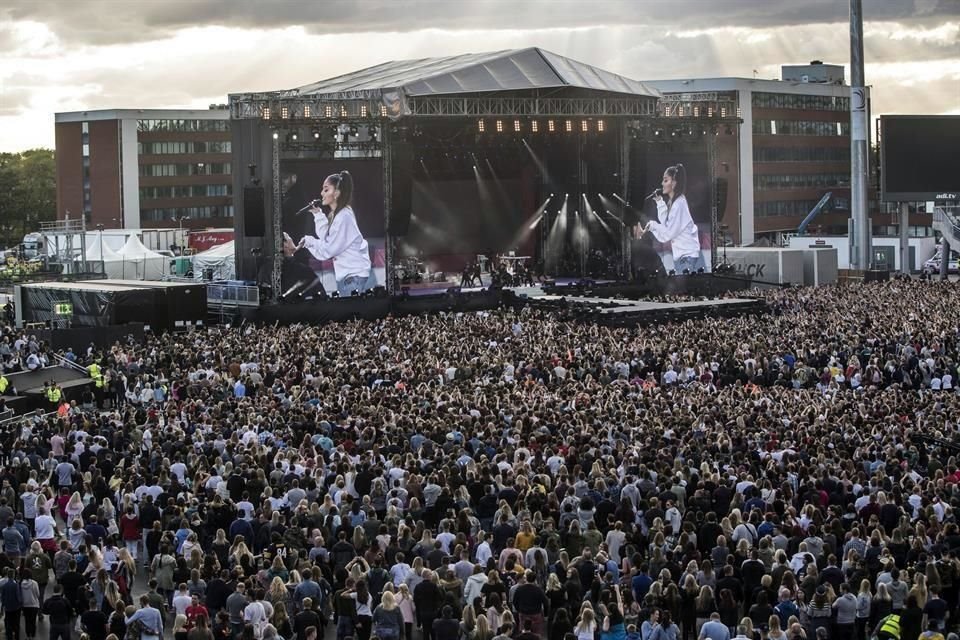 Unas 50 mil personas asistieron al concierto.