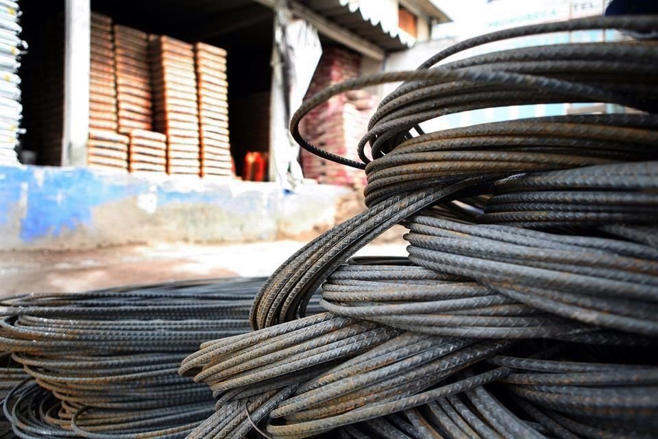 Estados Unidos impuso tarifas tarifas compensatorias antidumping a todas las importaciones de varilla corrugada de acero mexicanas.  