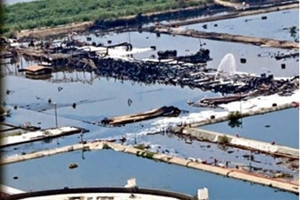 La refinería de Salina Cruz paró operaciones entre el 13 y 14 de junio a raíz de las inundaciones que provocó la tormenta tropical 'Calvin' y el incendio causado por éstas.