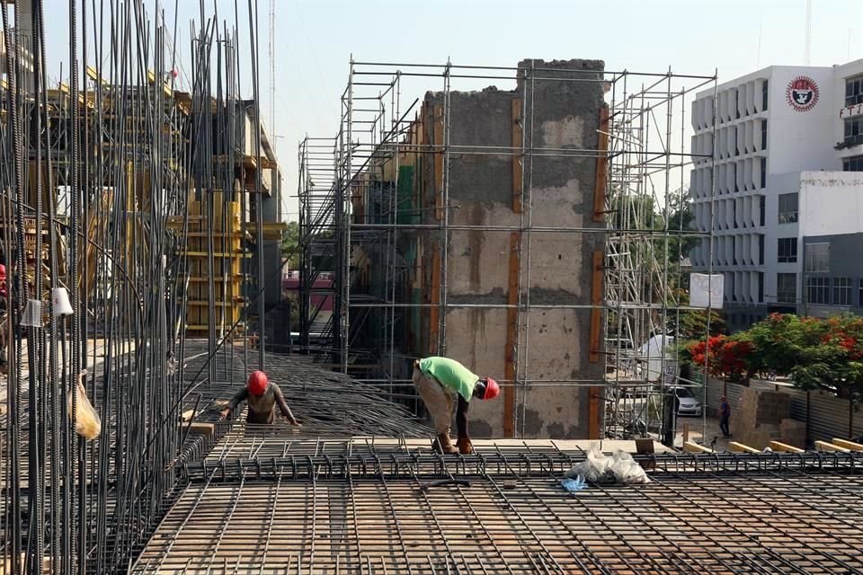 En febrero la construcción registró una contracción de 0.93 por ciento, de acuerdo con cifras de Inegi.