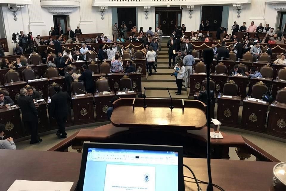 La ALDF reformó en la sesión de este martes la Ley de Protección a Animales y la Ley de Establecimientos Mercantiles para eliminar los llamados 'delfinarios'.