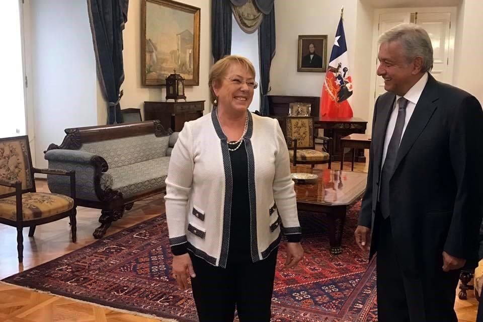 Este martes, el tabasqueño se reunió con la Presidenta de Chile.