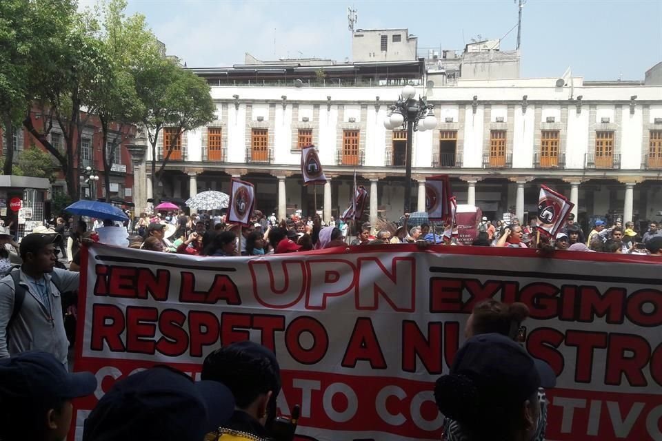 Los empleados acusaron que no cuentan con Seguro Social y sus sueldos son bajos.