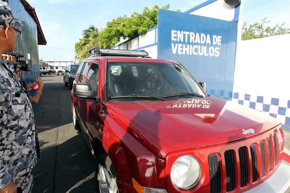 La imputada salió a las 18:00 horas del Centro de Detención Temporal en el puerto de Veracruz, oculta en el asiento trasero de una camioneta Jeep, según medios locales.