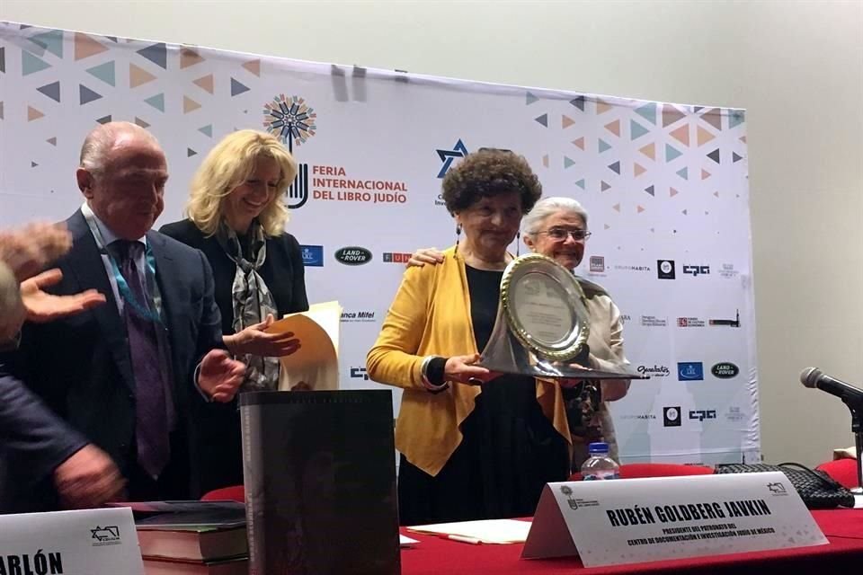 La escritora mexicana de origen judío Margo Glantz fue homenajeada en la Feria Internacional del Libro Judío.
