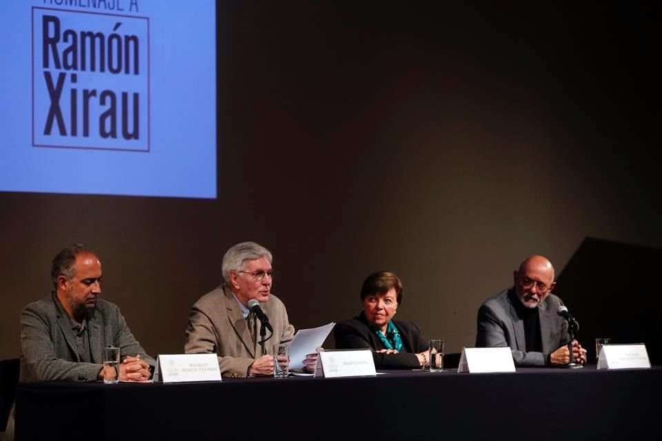 Mauricio Montiel, Coordinador de literatura del INBA; el compositor Mario Lavista; la poeta Elsa Cross y Eduardo Matos, el investigador del INAH, rindieron homenaje a Ramón Xirau.