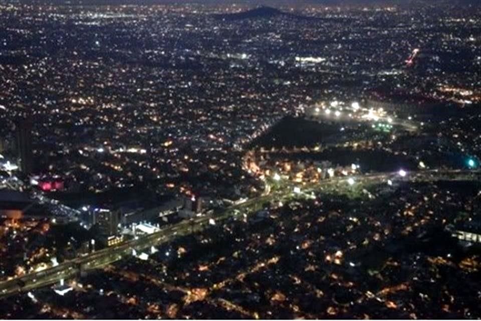 El director de CFE dijo que la red eléctrica en la CDMX presenta condiciones normales de operación tras el sismo del 19 de septiembre.