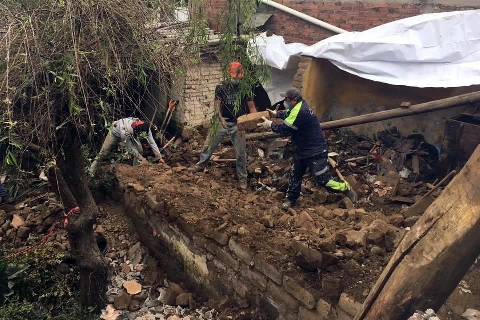 Hasta 380 viviendas resultaron dañadas en Santa Rosa Xochiac.