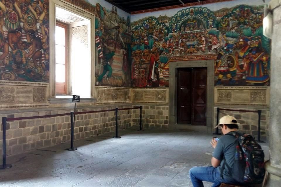 Abarcan 500 metros cuadrados de los muros del Palacio de Gobierno, un inmueble construido en 1545.