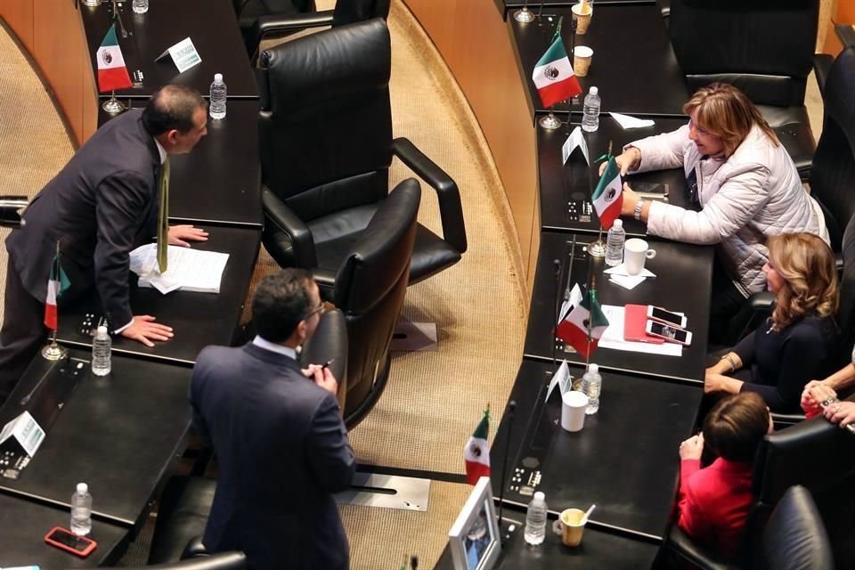 Senadores del PAN, PRD e independientes criticaron este lunes las propuestas del PRI, del Frente Ciudadano por México y Morena.