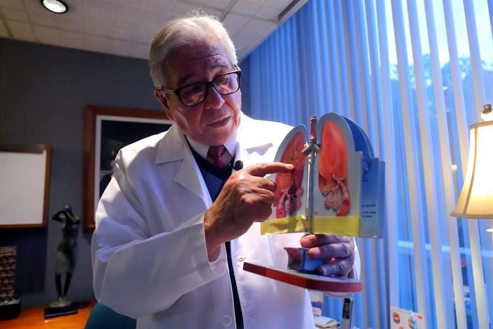 Fernando Cano Valle, neumólogo de la UNAM, recomienda atender a quienes han estado cerca de obras colapsadas.