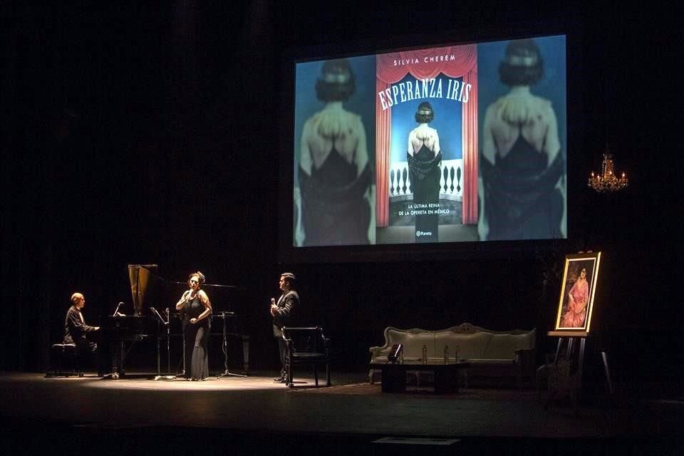 La presentación este lunes de 'Esperanza Iris. La última reina de la opereta en México' remitió a los espectáculos de la época en el céntrico recinto, que festeja su centenario en 2018.