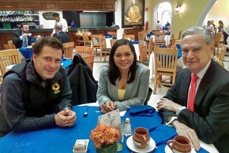 Belaunzarán, Mojica y Derbez desayunaron esta mañana para definir alternativas que propondrán al Frente.