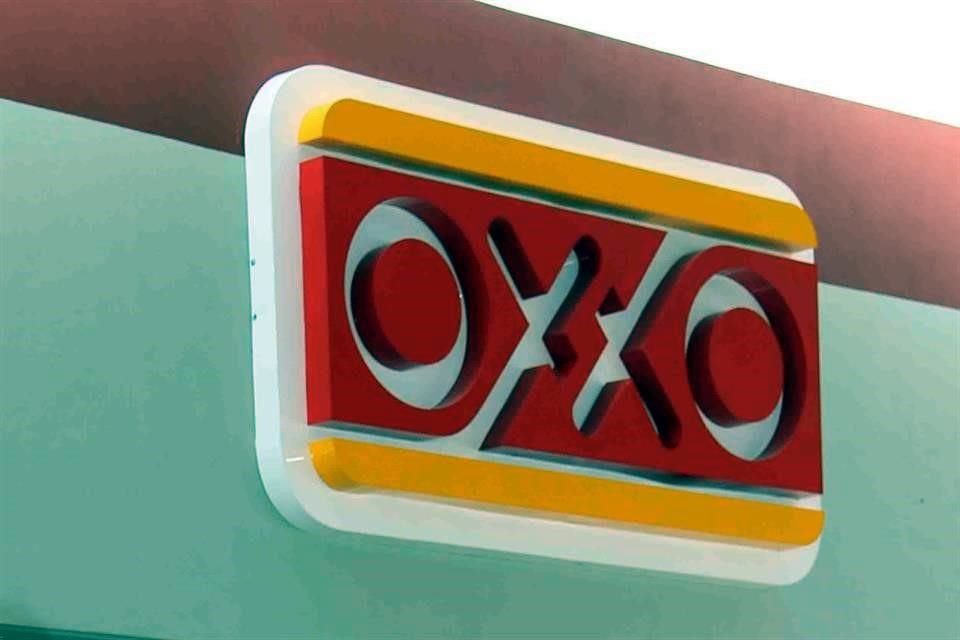 Más de 17 mil tiendas Oxxo forman parte de la red de agentes de Western Union en México.
