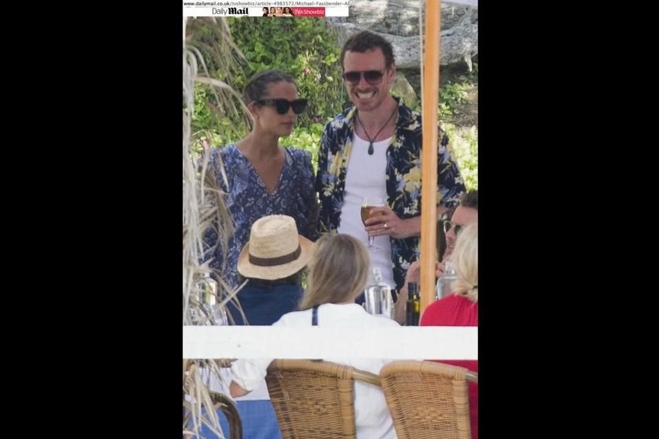 Fassbender y Vikander se conocieron en 2014 durante la filmación de 'La Luz Entre los Océanos'.