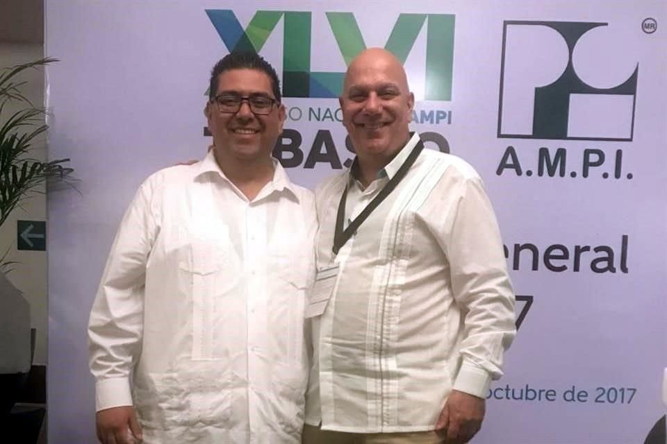 Pablo Israel Vásquez Rodríguez y Alejandro Kuri Pheres, vicepresidente y presidente electos de la AMPI para el periodo 2018.