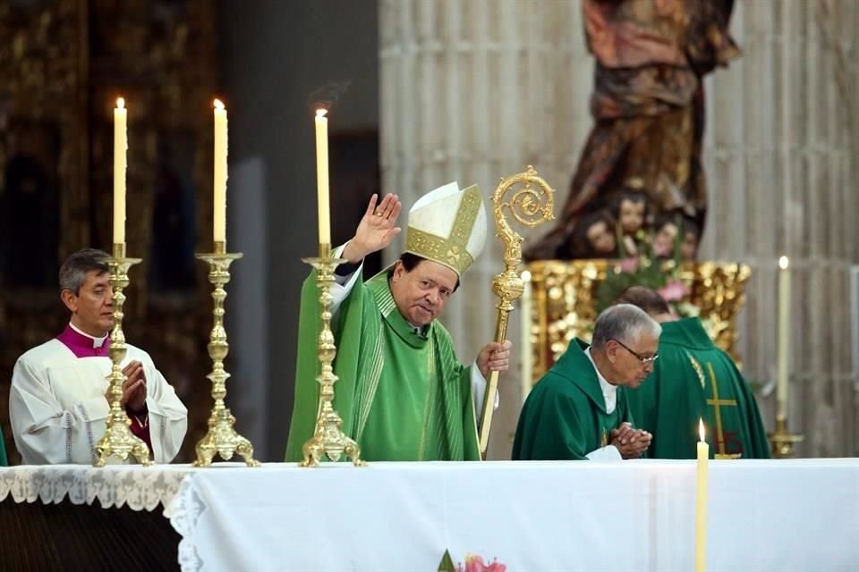 El Cardenal Norberto Rivera durante la misa en la Catedral Metropolitana.