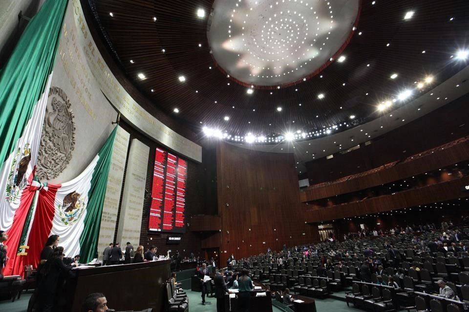 Diputados del PRI votaron en contra de la disminución del impuesto que se aplica a los combustibles, con lo que se busca archivar el tema de forma definitiva.