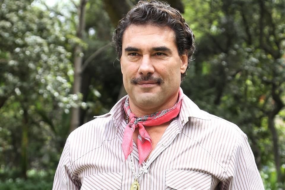 Recientemente Eduardo Yáñez Jr. utilizó las redes sociales para quejarse de su padre.