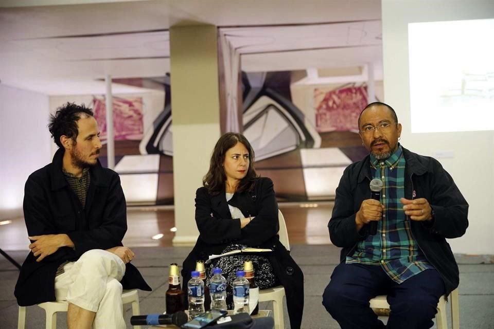 A manera de cierre de la exposición 'Las estructuras son inconscientes', del israelí Ariel Schlesinger, él y Abraham Cruzvillegas sostuvieron una charla en la Sala de Arte Público Siqueiros.