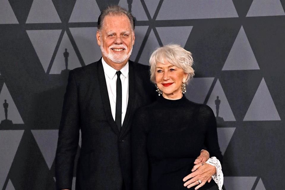 Helen Mirren arribó con su esposo, el cineasta Taylor Hackford.